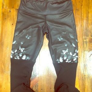 Alo Goddess Butterfly legging EUC